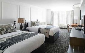 Cow Hollow Inn And Suites